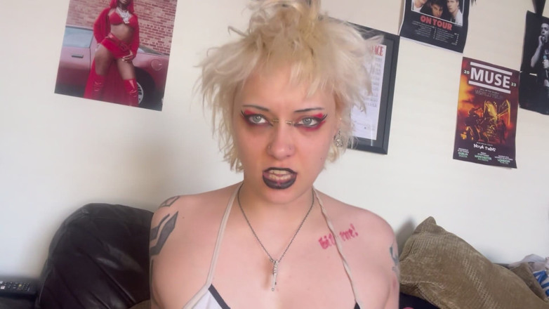 Glitterqueen1999: Niestandardowe) skrobanie mojego języka dla chłopca, który mnie lubi