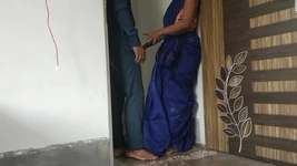 भाभी ने किसी को घर बुलाया और उसकी चूत चोदी