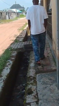 Her Ex Came to Visit Her Seeing Her Naked and His Dick Stood up