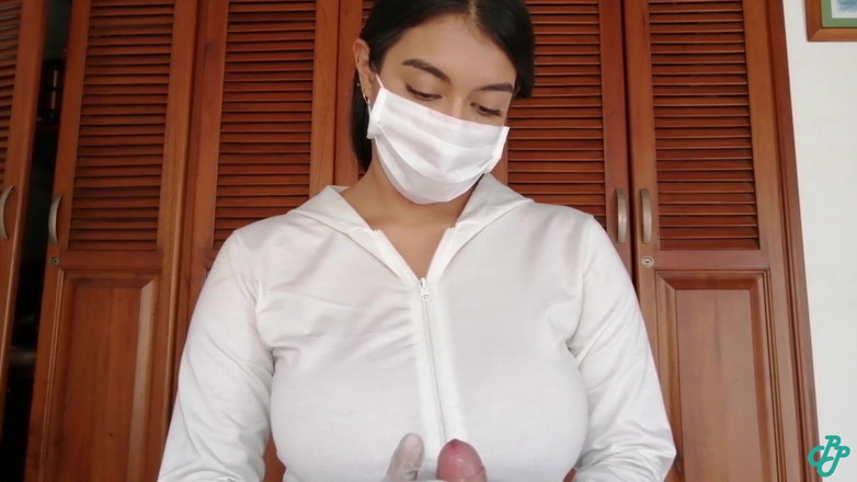 Catalina Days: Sarung Tangan Lateks dan Masker Bedah (Jilat sperma)