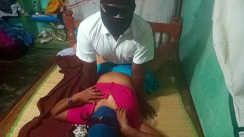 Priyanka314: Makcik tamil India yang cantik berkongkek tegar