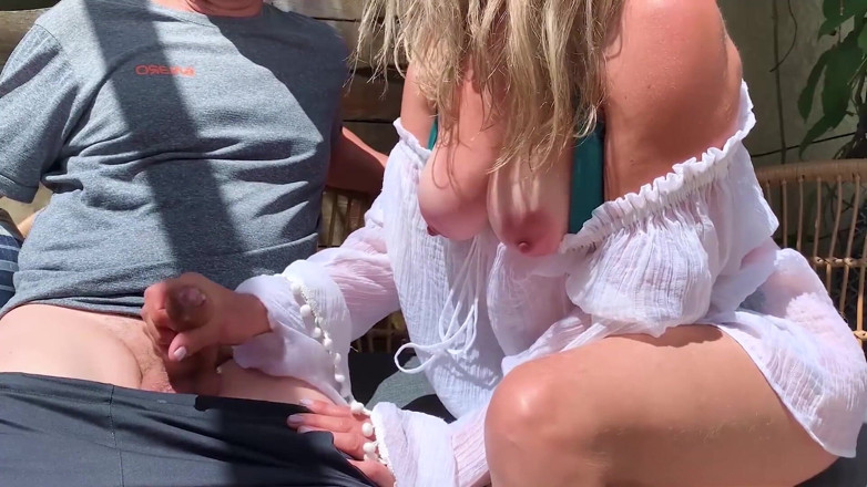 Screwdriverzz: Cumshots in Front of Everyone