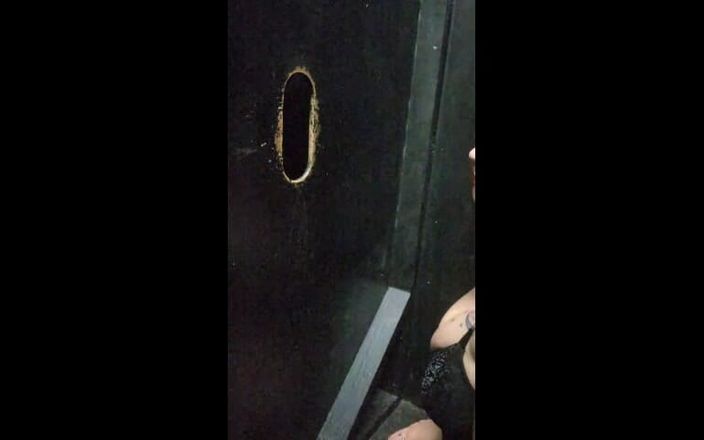 Jess Batty: Heißer nachtclub gloryhole