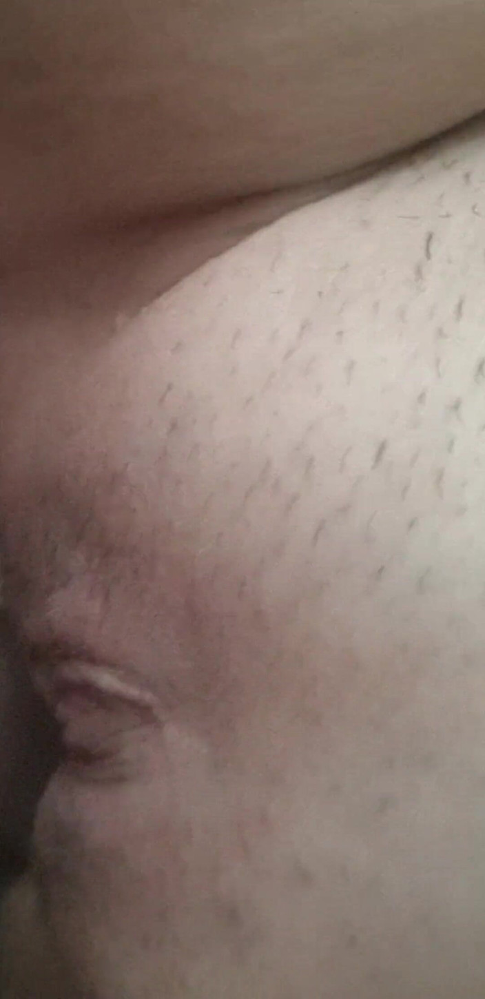 Realamateurs: 鸡巴完全插入阴户。热辣性爱