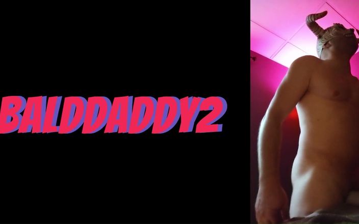 Bald Daddy: Balddaddy stopfen arschloch mit großem spielzeug, schnelles spiel