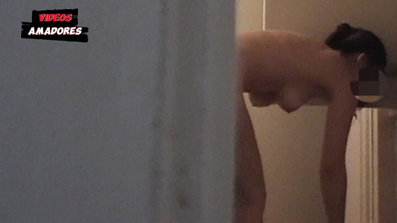 Amateurs videos: मैंने अपने दोस्त को कपड़े बदलते हुए फिल्माया