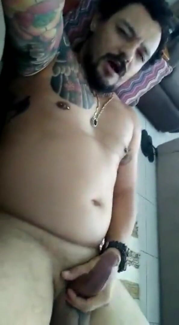 Xanvaskas: Exhibicionista masturbándose 3