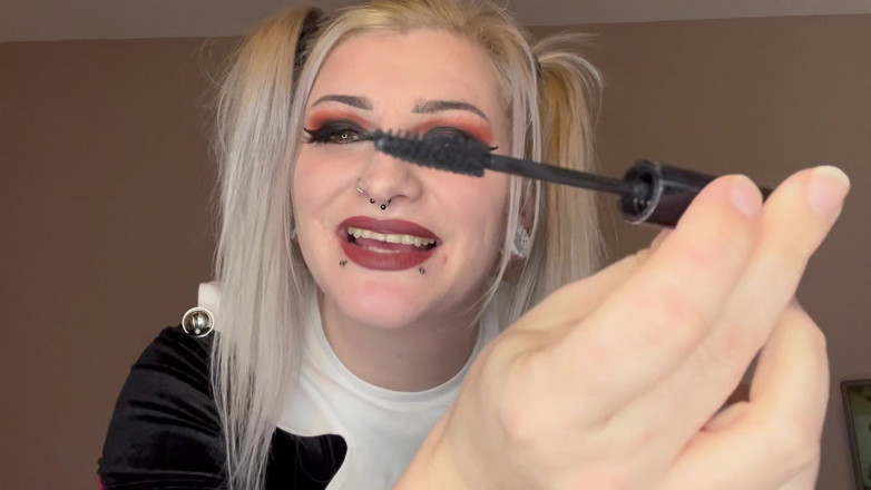 EeveeXo: Harley Quinn Feminisation और नकली बांधकर तुम्हें चोदती है