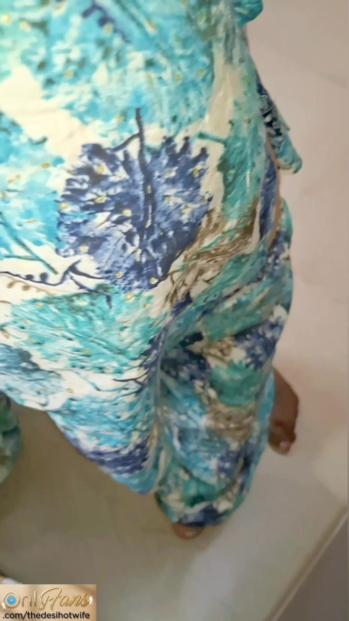 TheaDesiHotwife: Schneller Fick