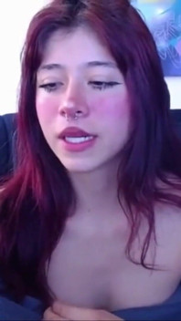 Sexy latina zrzka a malá prsa