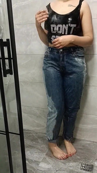 Mokré ve sprše sexy show Ko