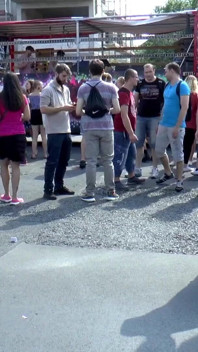 Збуджена татуйована мамка трахається в машині та на відкритому повітрі