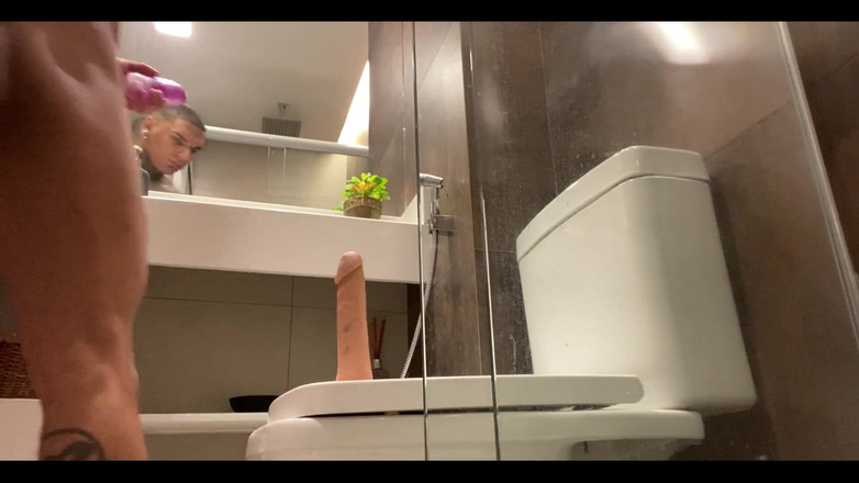 Exxtevao: Grote dildo 23 cm