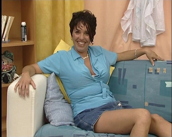 YOUR FIRST PORN: Gib Mir Alles Du Dildo - Kassandra - Geef me alles wat...