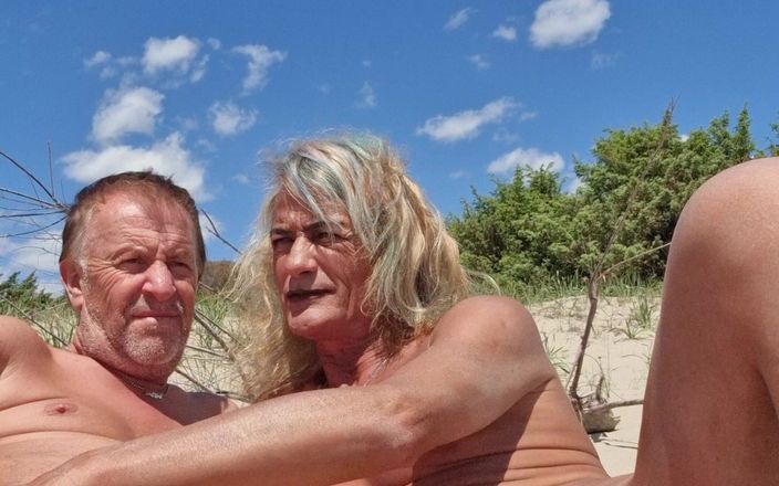 Gigi and David: Sex Show Stripchat, Plaża nudystów, Shemale and Guy, Gigi i...
