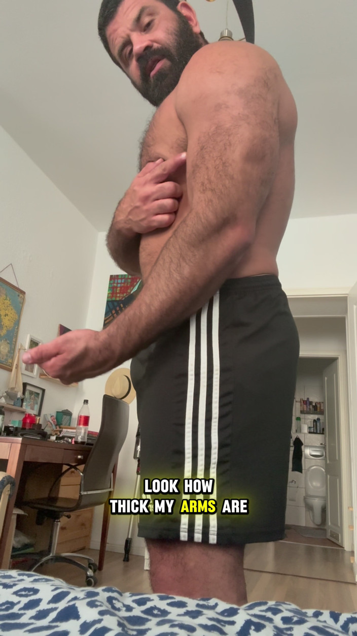 Massive daddy xxx: Delivery Guy Demands a 5-star Review