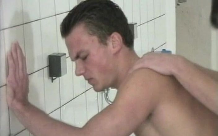Gay RetroX VHS: Gewaagde mannelijke huidsymfonie #7
