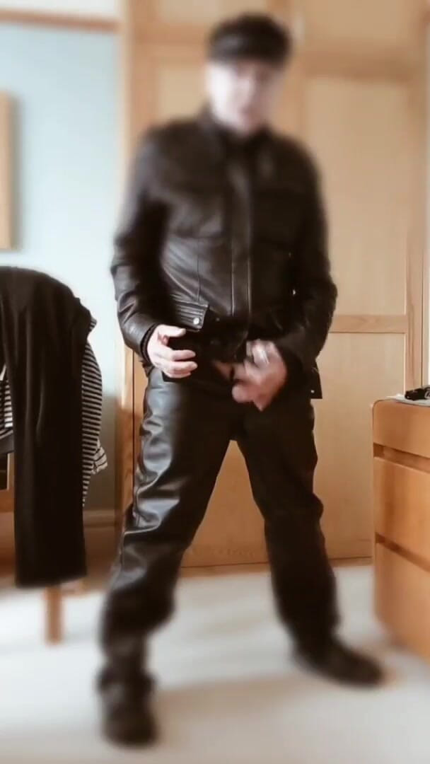 Bellhead: Leather jerk