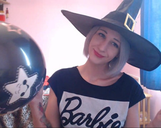 Cuteblonde666: Blåser ballonger