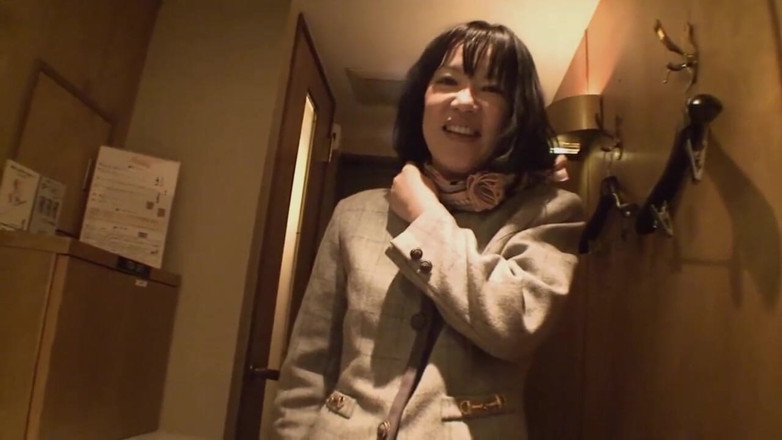 Milf in Love: Japonské milfky s obřími bradavkami - Epizoda 01