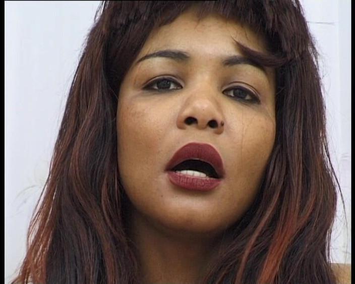 YOUR FIRST PORN: La esotica jenny si diverte a due