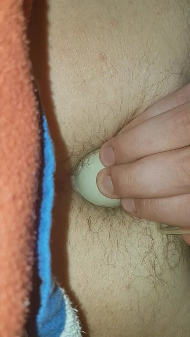 Asgartin: Mijn strakke kont gapen met 3 tafeltennisballen