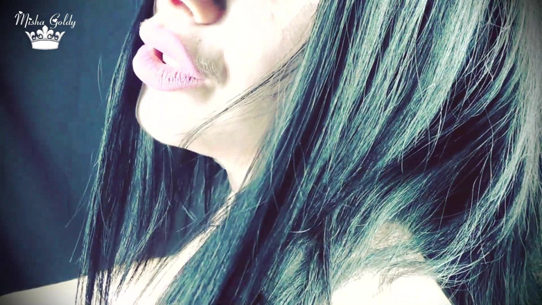 Goddess Misha Goldy: Findom ทำลายครอบครัวกับนมและการย่ำยีภรรยา!