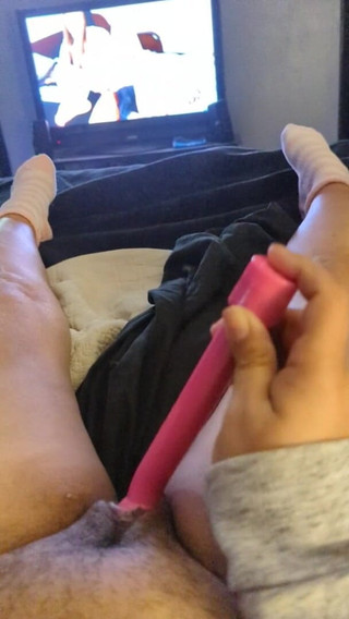 OnlyElla: Quasi beccato a venire e a guardare porno mentre i...