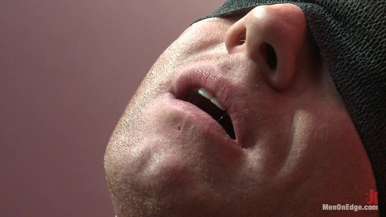 Men on Edge: 色情超级明星christopher Daniels - 束缚，被抚摸和边缘