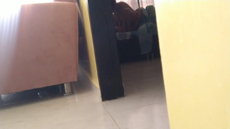 AngyAmazon: mera vyabhichaari pati mujhe subah apne parosi ke saath chudaee...