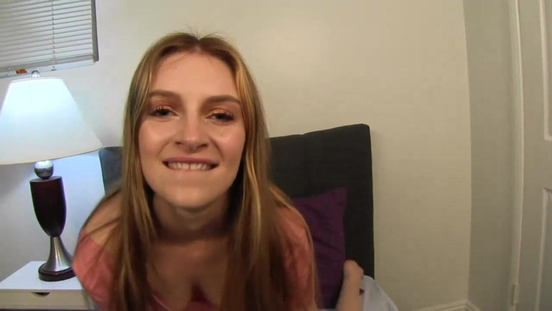 Eros POV - Liberated Eye: Maya Kendrick, salope à la chatte poilue adore ma bite dans...