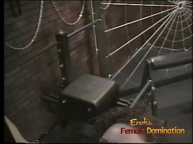 Erotic Female Domination: 노예를 따먹는 바운드 노예