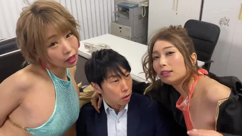 Smooth Time: Sexy Fucking Harem Sluts Who Lick Balls and Suck Cock....