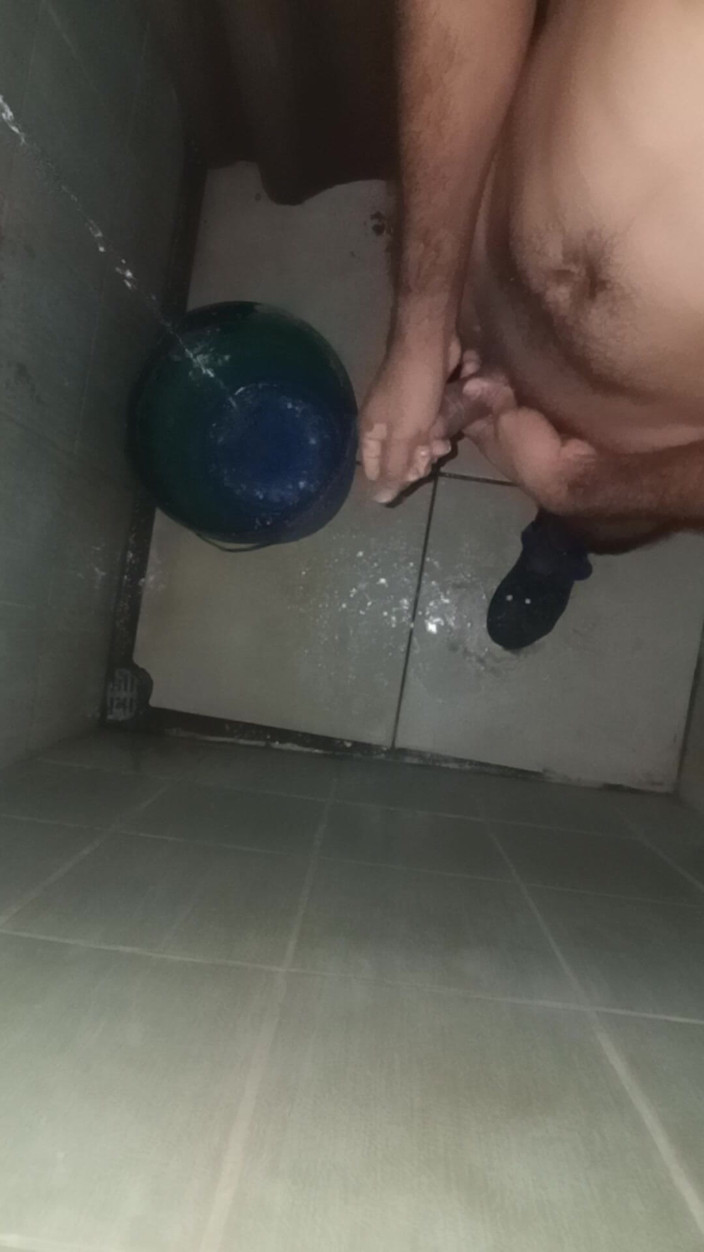 Cute boy jerks off: Chico Pajero Se Ase Las Paja Mas De Tres Veces...