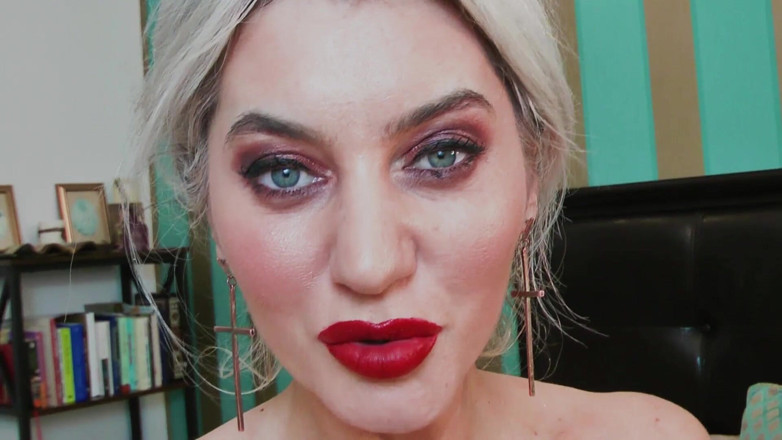 Goddess Celine: Macecha nahoře bez