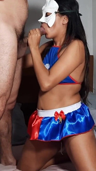 Harley Quinn obraznică vrea să se rostogolească în fundul lui tati