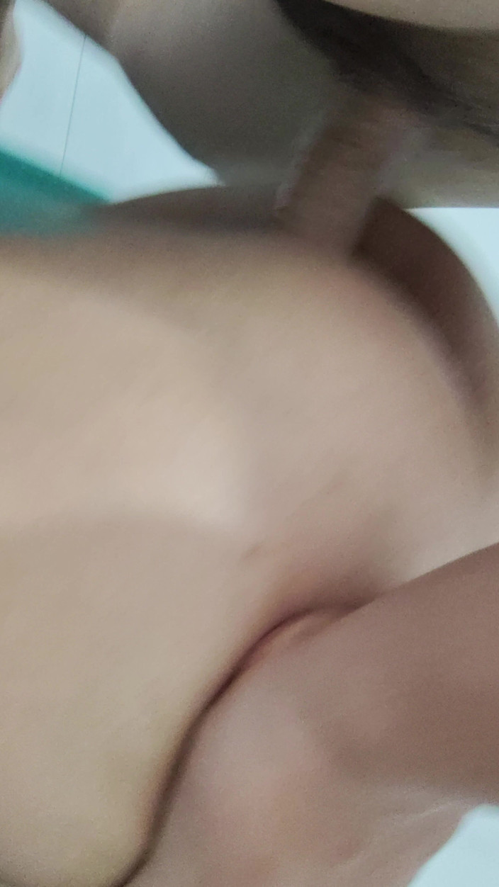 AngyAmazon: Kongkek Cepat Di Bilik Dengan Cuckold Saya Semasa Semua Orang...