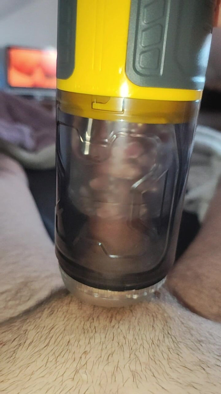 World kiss men: Masturbator Handjob