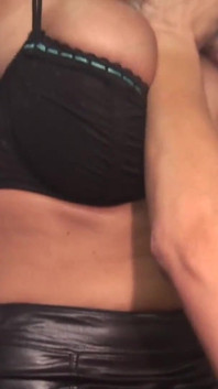 Sexy upír touží po kundičce blondýnky