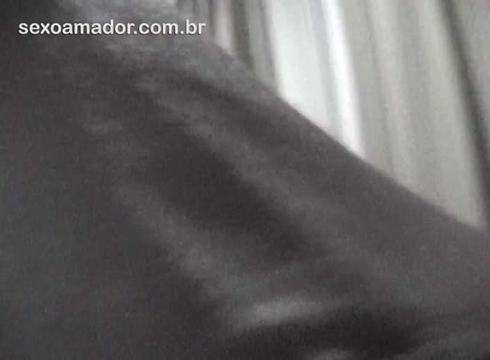 Amateurs videos: Бразильська жінка з великою дупою трахається збуджено