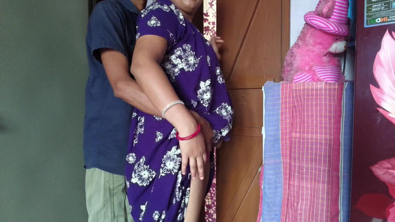 Naughtywifemonalisha178: 当我有机会时，我非常激烈地和我的德什 bhabi 发生性关系