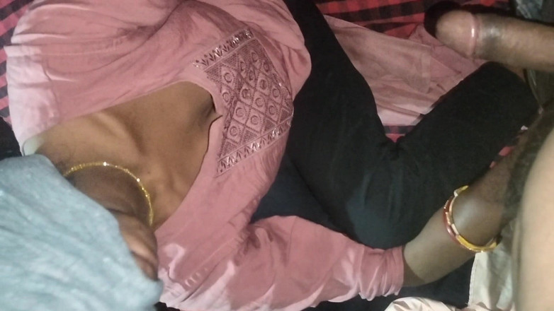 sarita Nagaa: De Indische stiefbroer had 's nachts seks met zijn stiefzus. Desi...