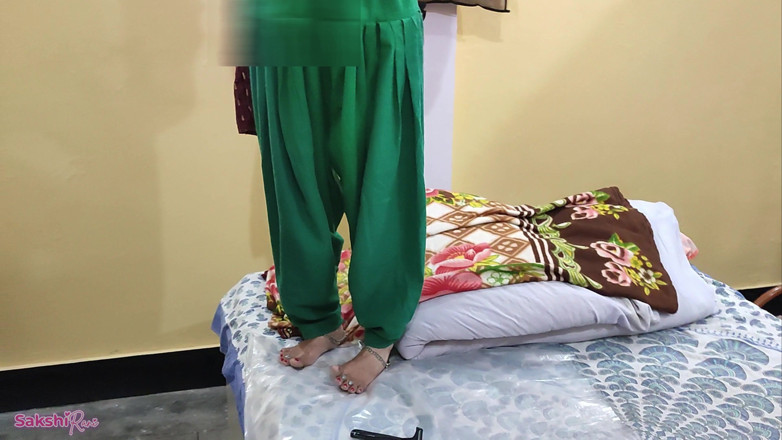 sakshi_raniii: La esposa india recién casada engaña a su marido y...