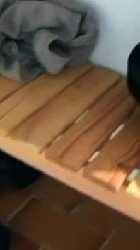 Zralé blondýnky prsty kapou z kundičky k výbušném orgasmu
