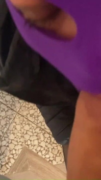 Blowjob bertentangan
