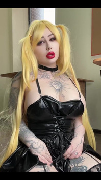 Your Girl Is Waiting for You and Her Body Language Is Saying Something