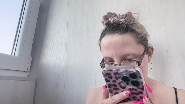 FinDom Goaldigger: Tonight You Wear - ponieważ maminsynek nie sikają jak mężczyźni