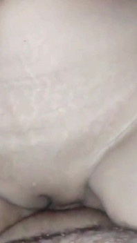 Adik tiri nyepong kontol abang tirinya sebelum ngentot