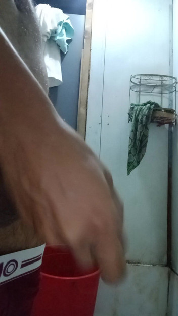 Naseemkhan: Un Băiat De 22 De Ani Se Masturbează Singur În Baie. Și Mai...