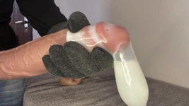 Seks virtual, dengan tongkat super yang nggak berhenti muasin memeknya.